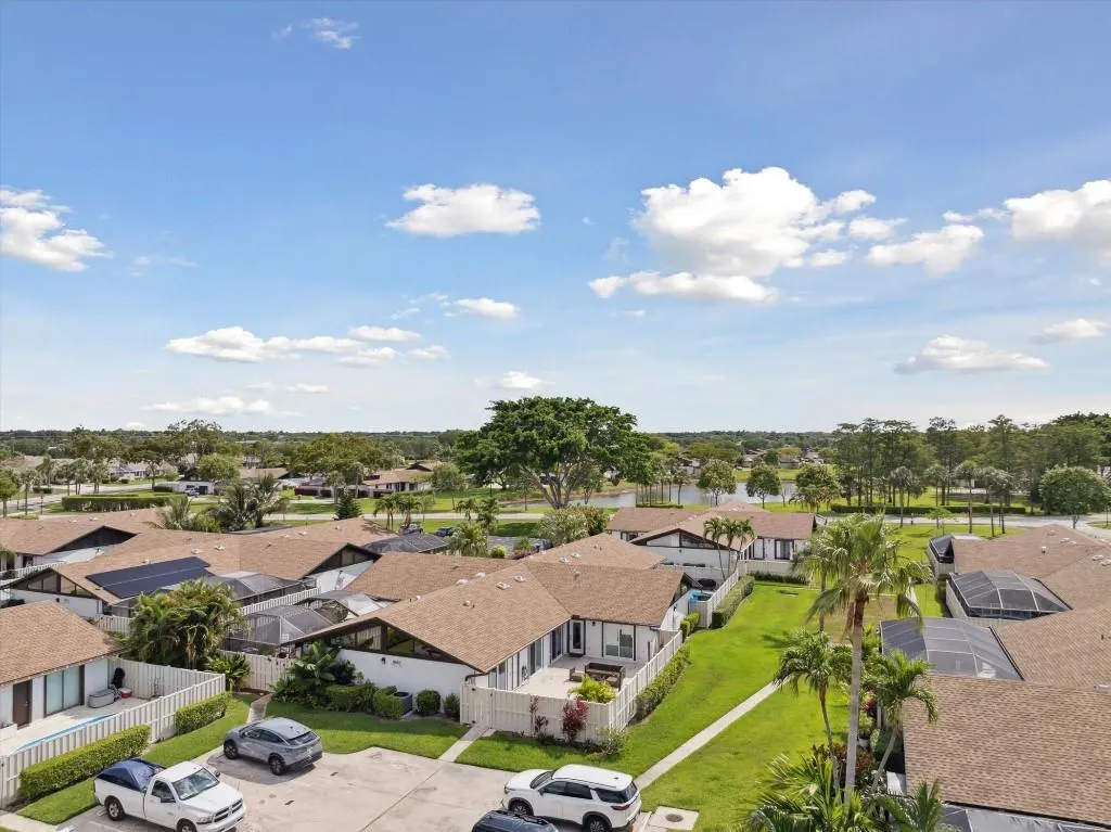 9867 Boca Gardens Trl