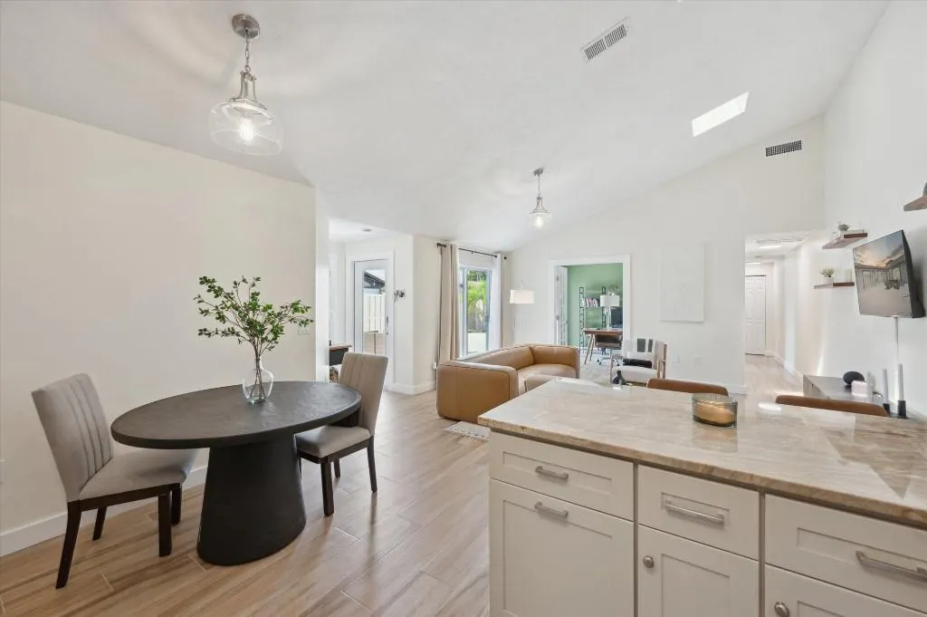 9867 Boca Gardens Trl