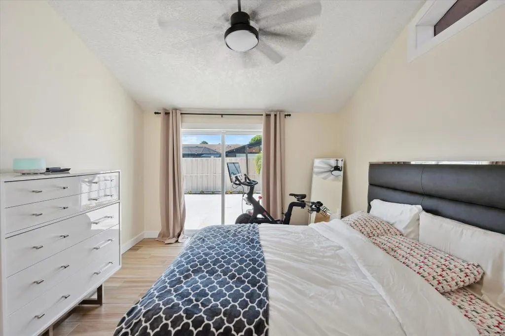9867 Boca Gardens Trl