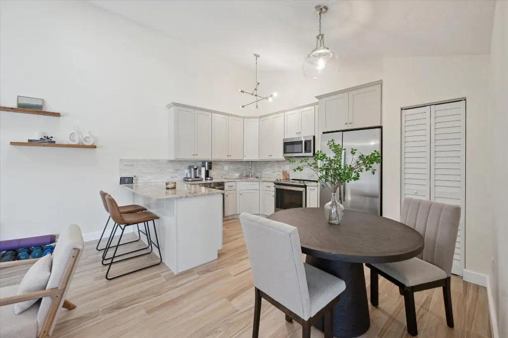 9867 Boca Gardens Trl