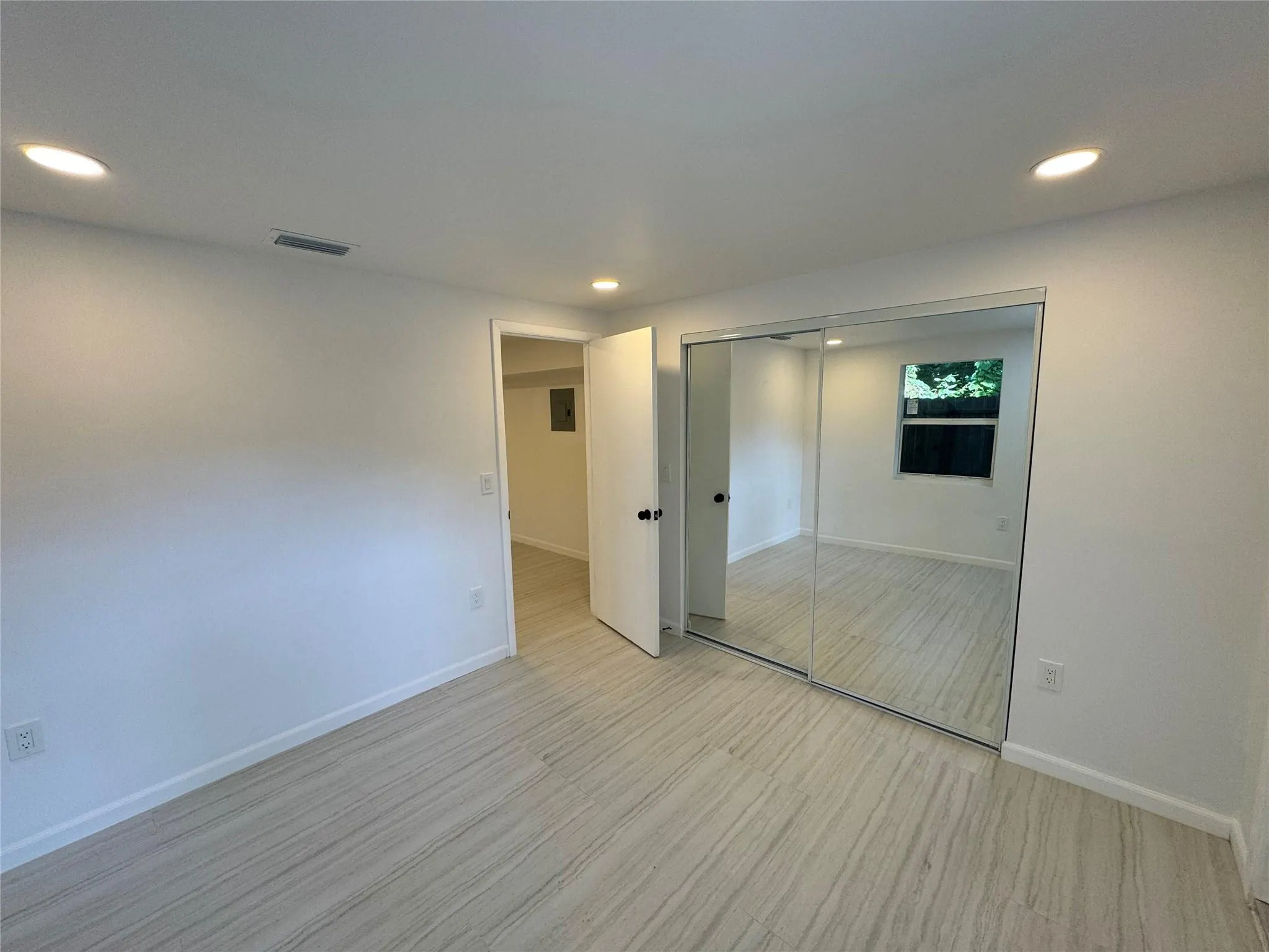 136 NE 60th St, #2