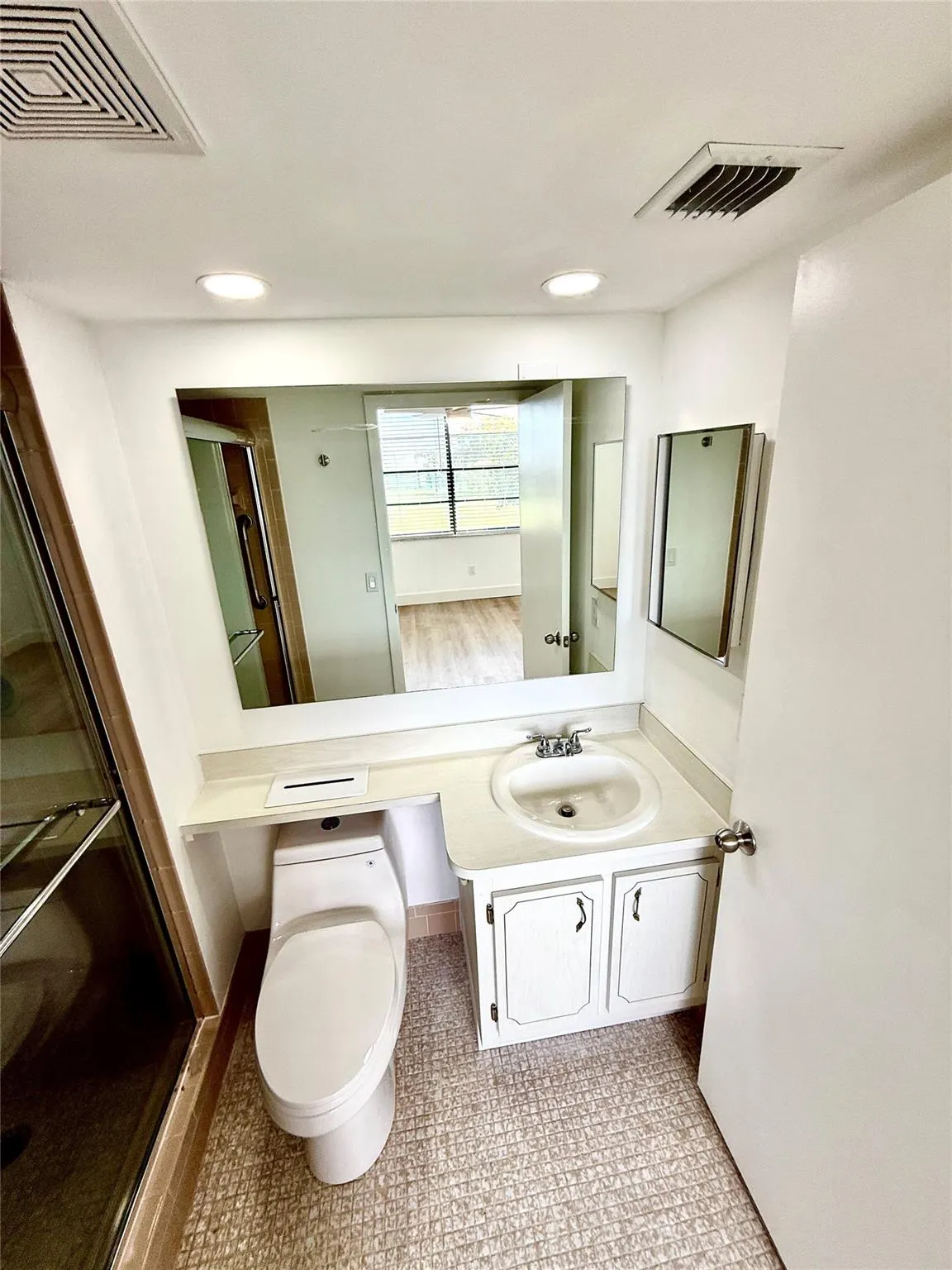 7301 NW 18th St, #206