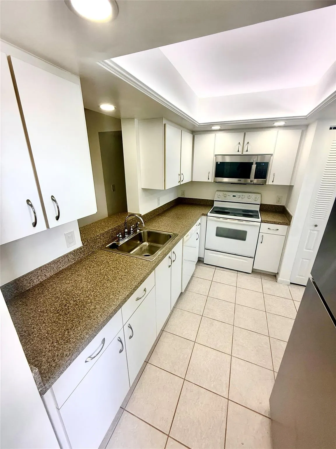 7301 NW 18th St, #206