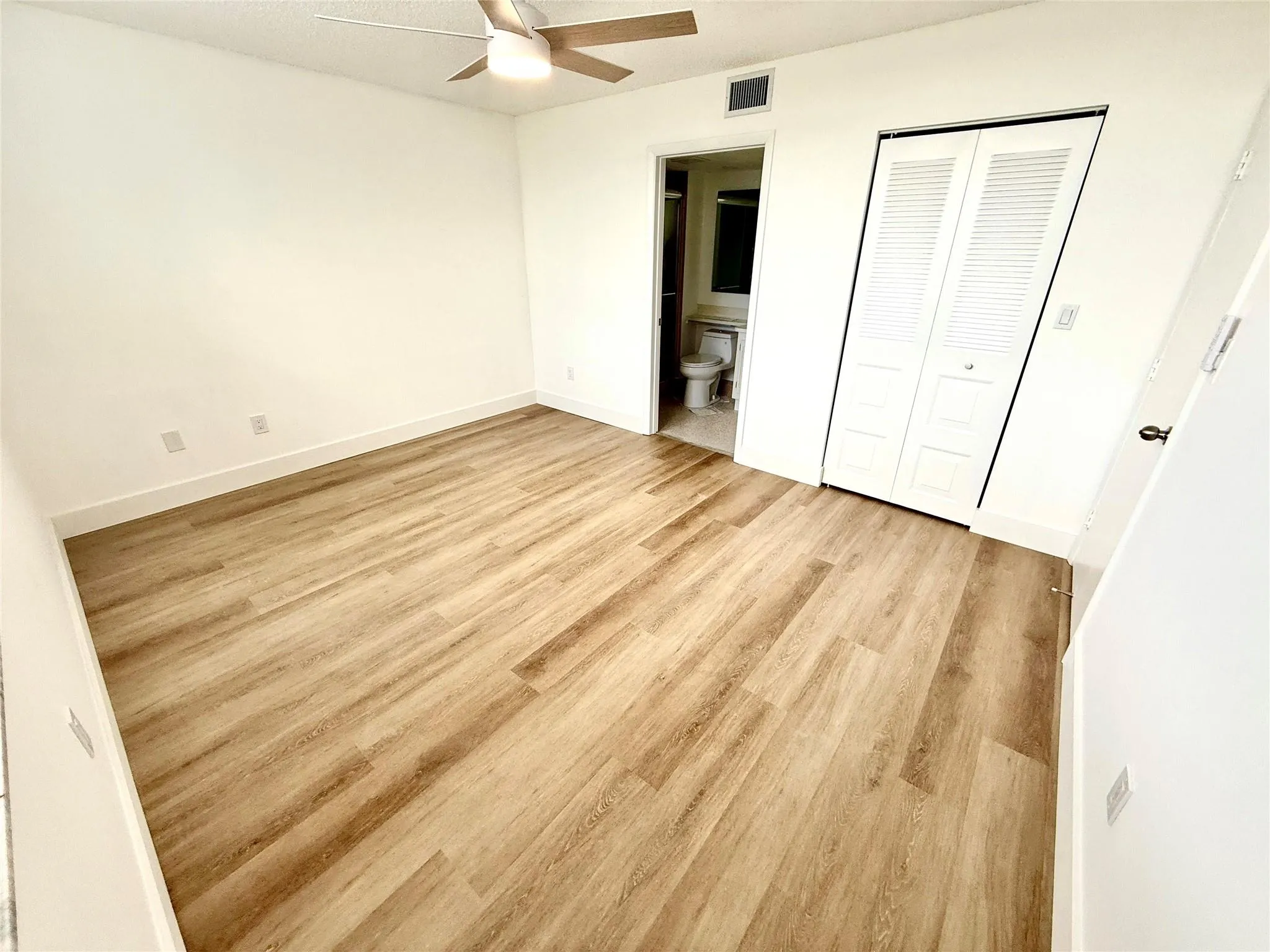 7301 NW 18th St, #206