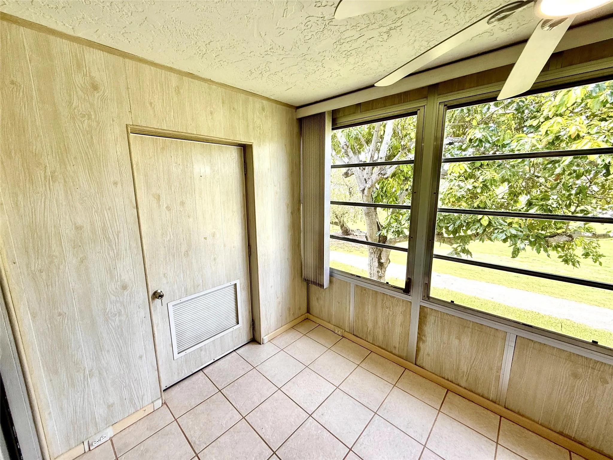 7301 NW 18th St, #206