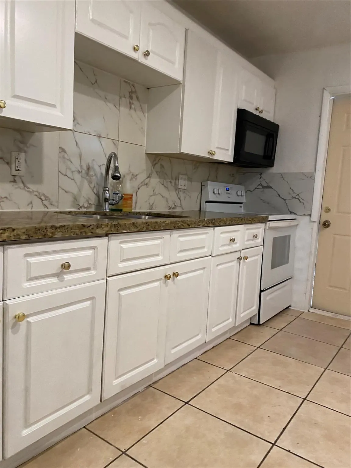 1735 SW 44th Ter