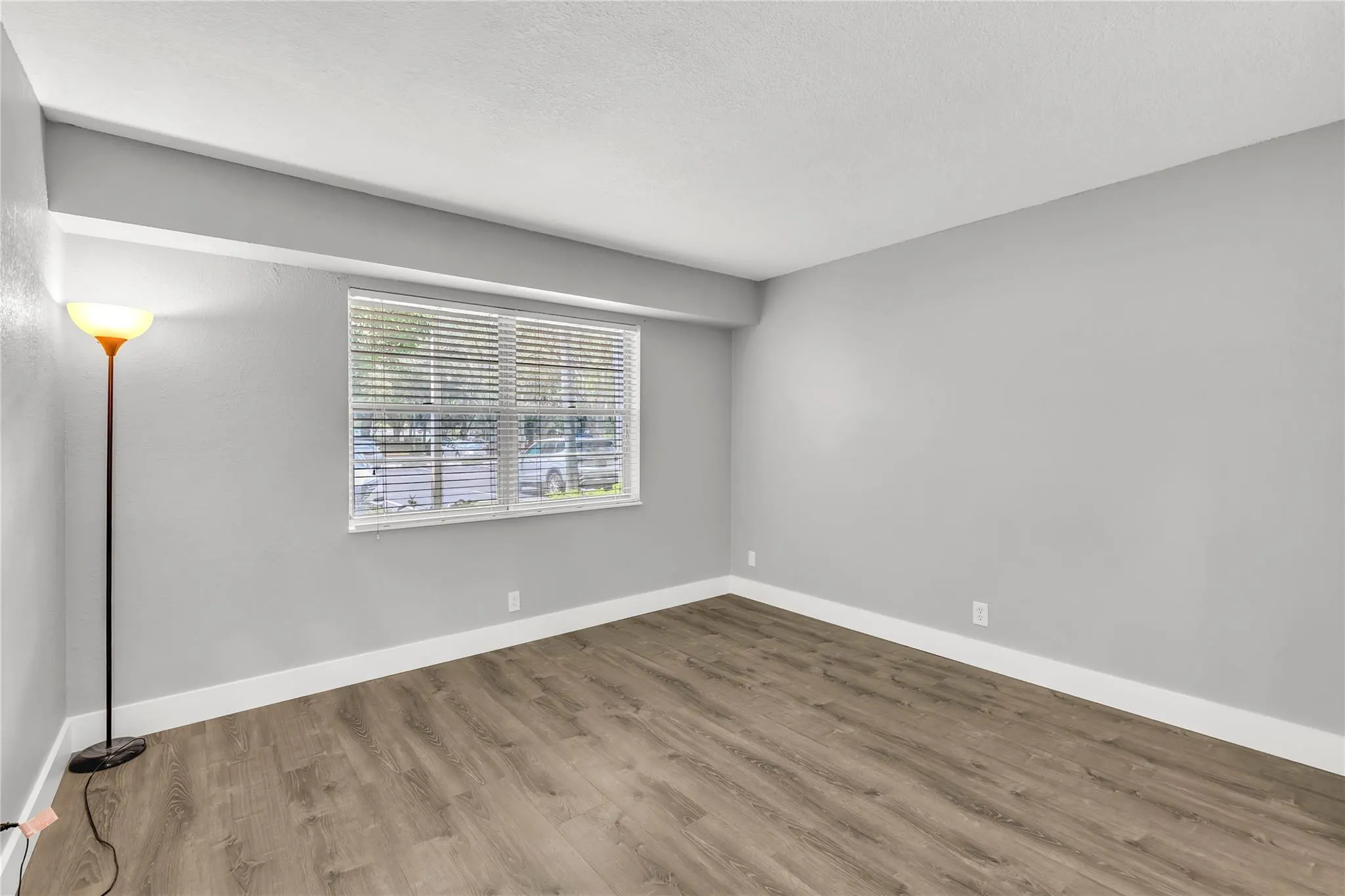 3100 W Rolling Hills Cir, #109