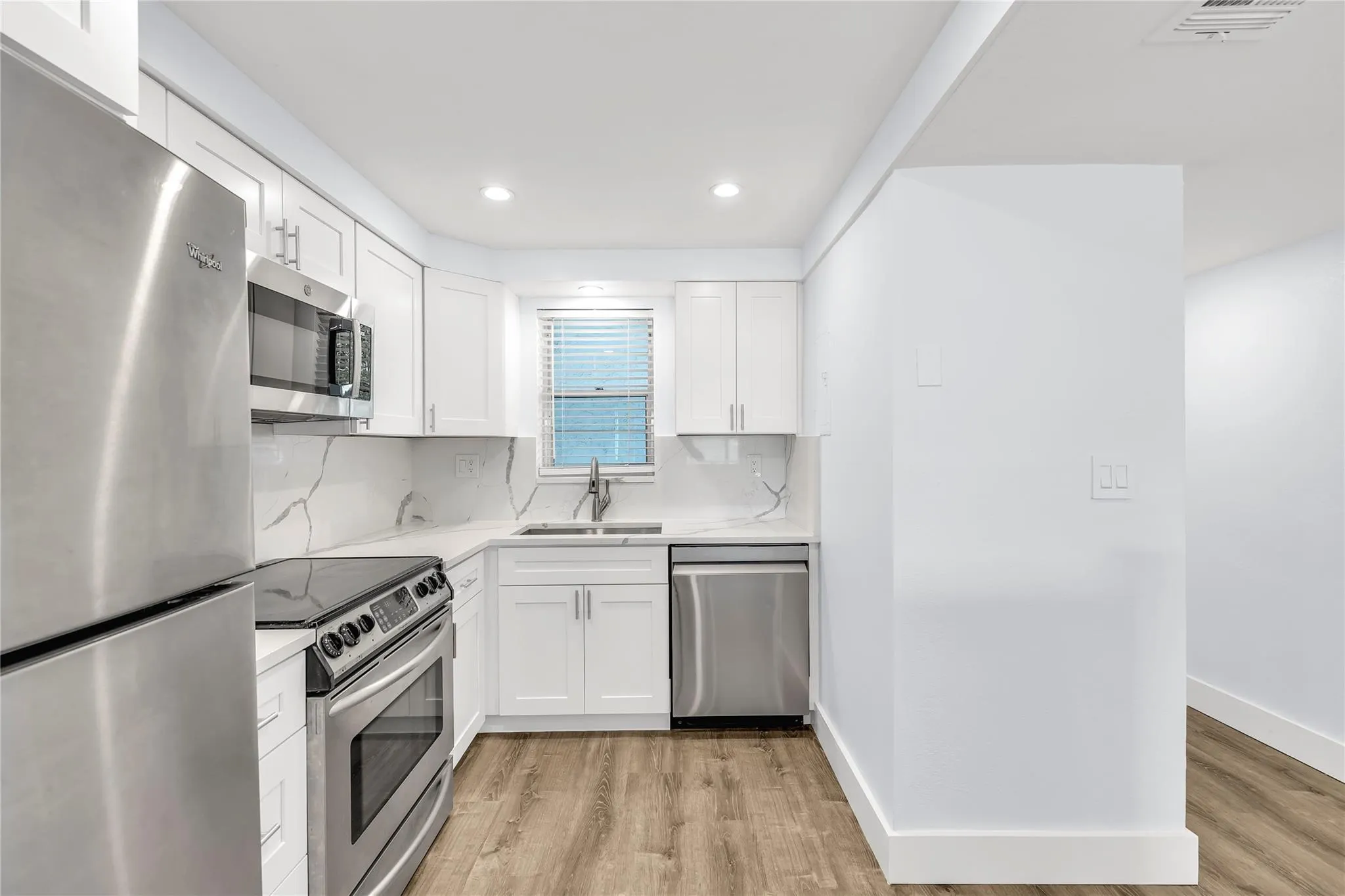3100 W Rolling Hills Cir, #109