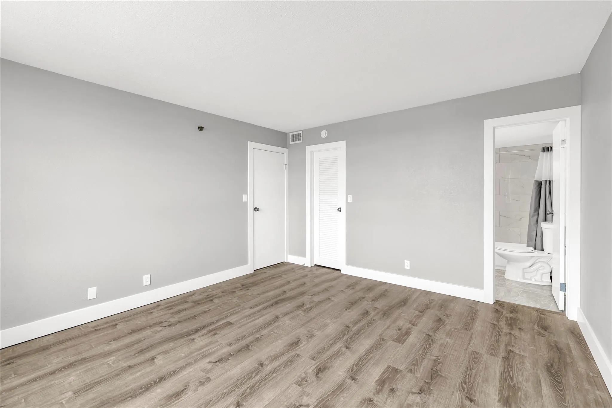 3100 W Rolling Hills Cir, #109