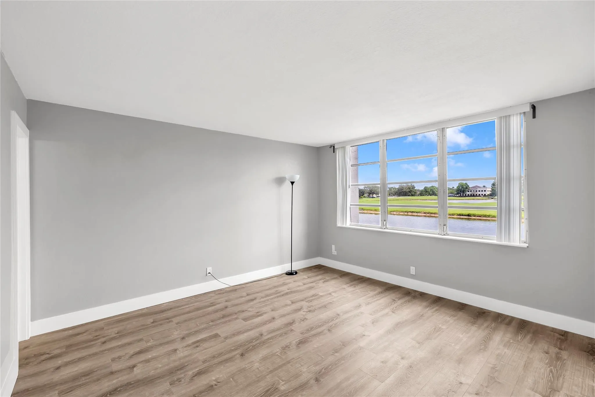 3100 W Rolling Hills Cir, #109