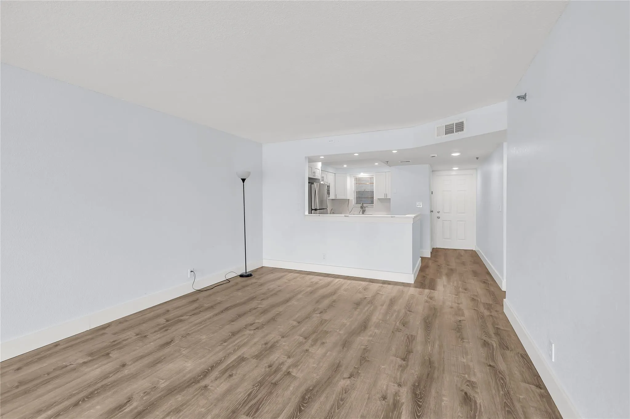 3100 W Rolling Hills Cir, #109
