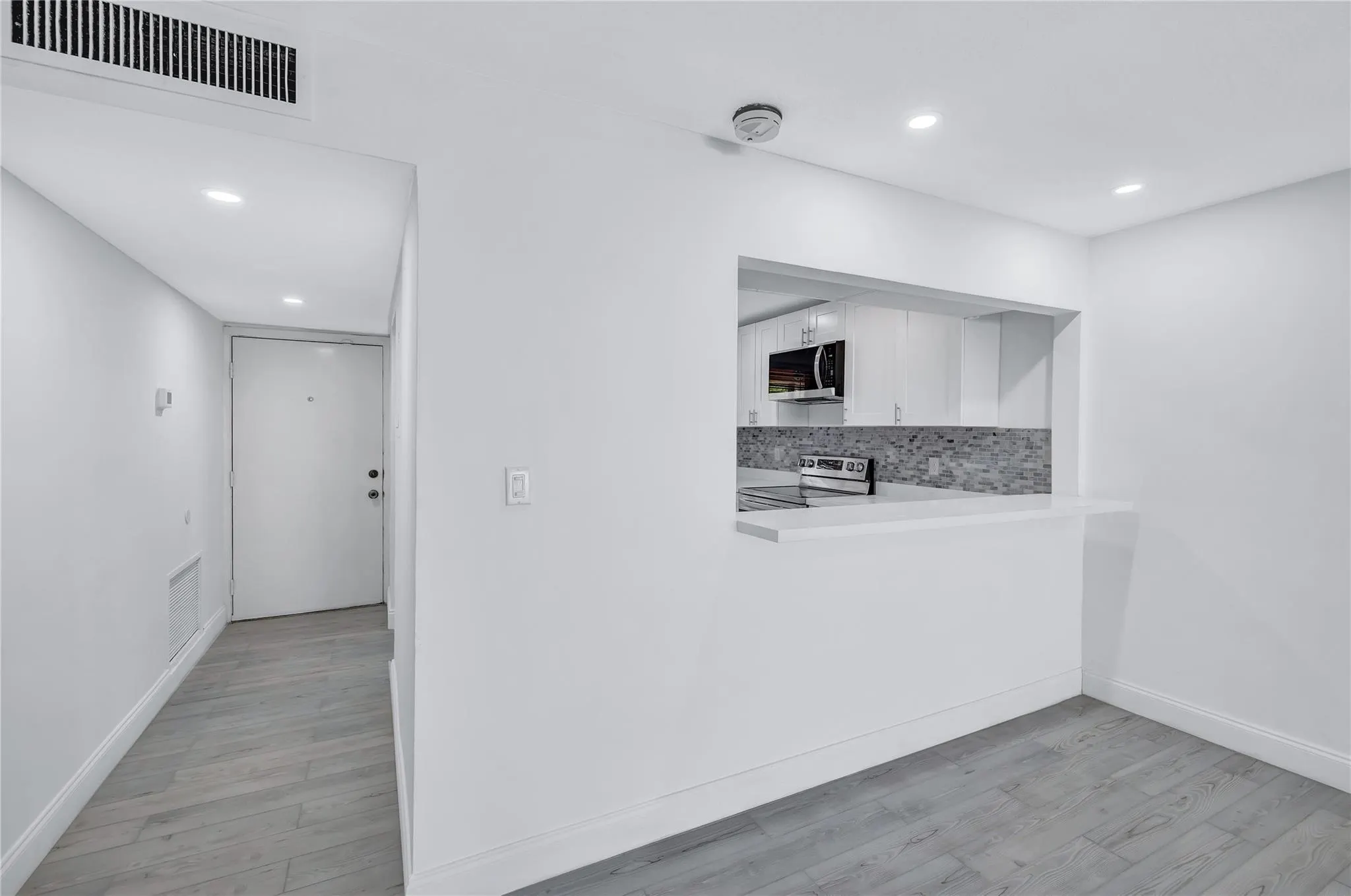 2830 Riverside Dr, #201-C