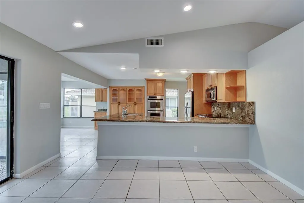 637 NW 100 Lane