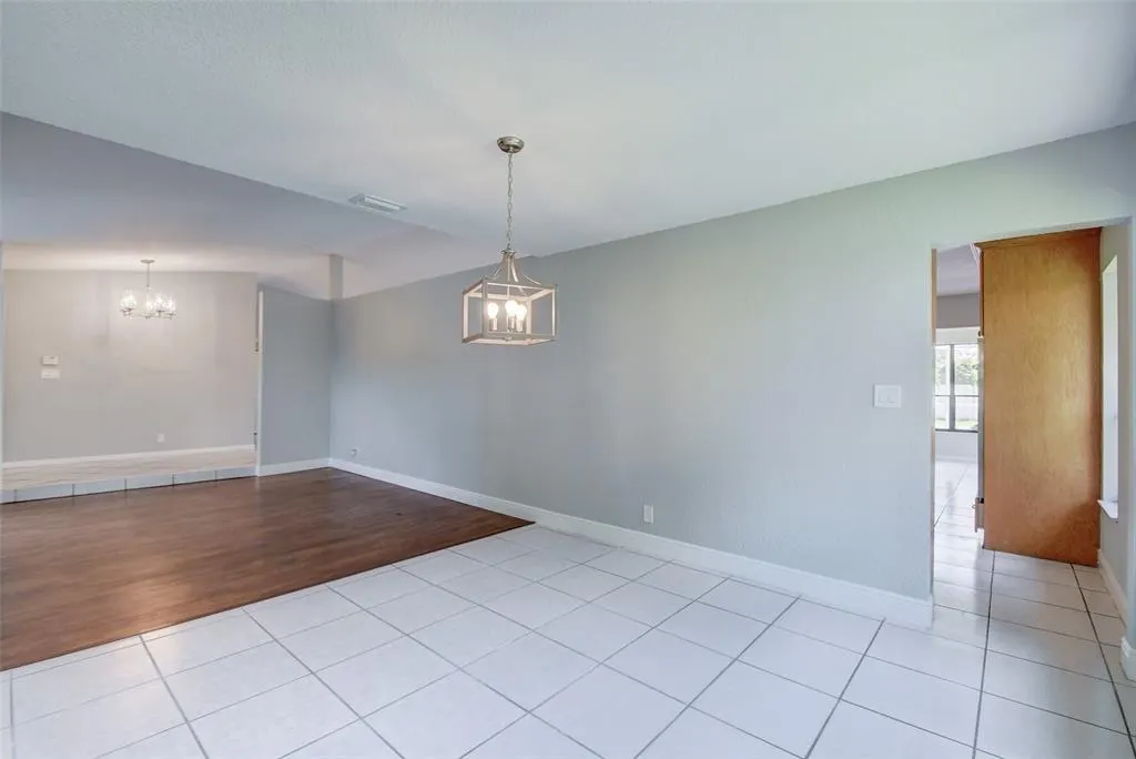 637 NW 100 Lane