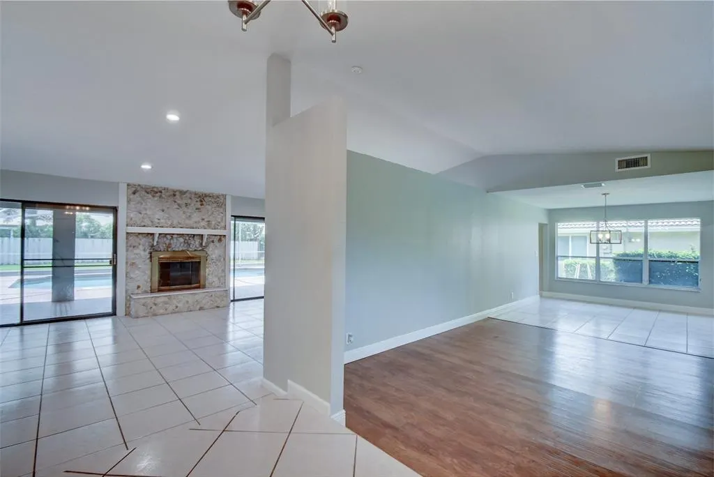 637 NW 100 Lane