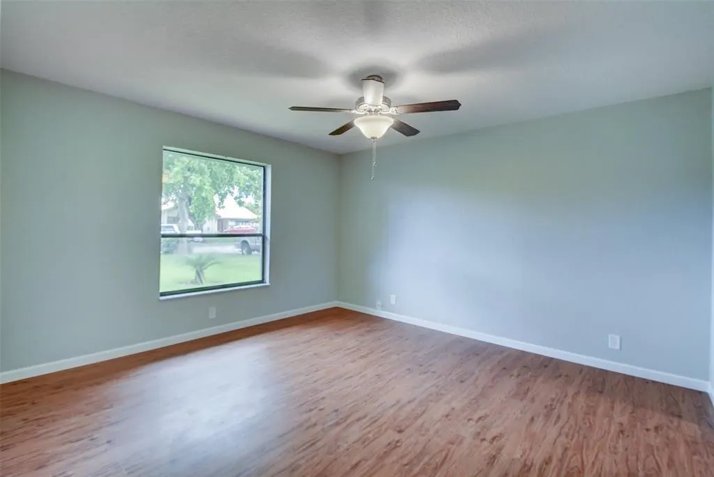 637 NW 100 Lane