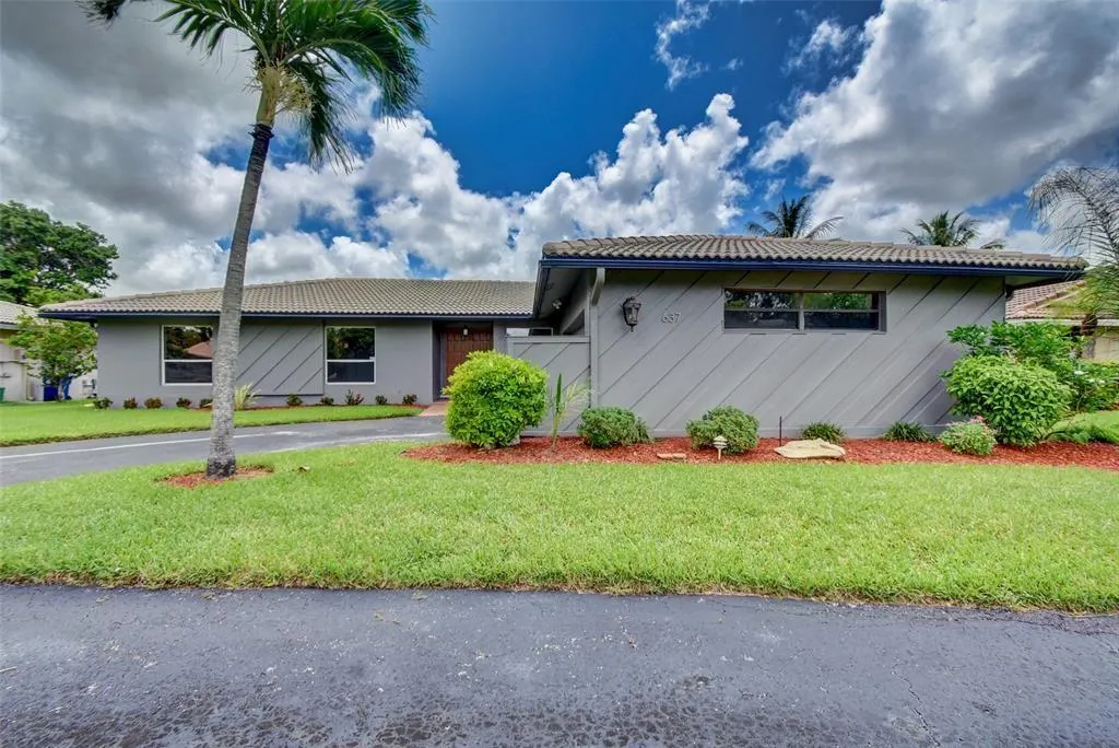 637 NW 100 Lane