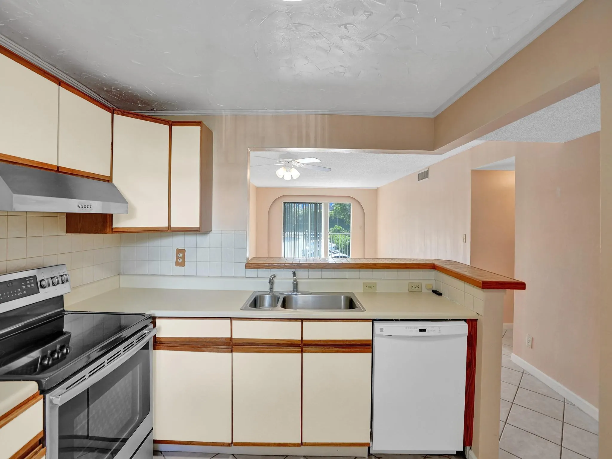 3000 Riverside Dr, #202
