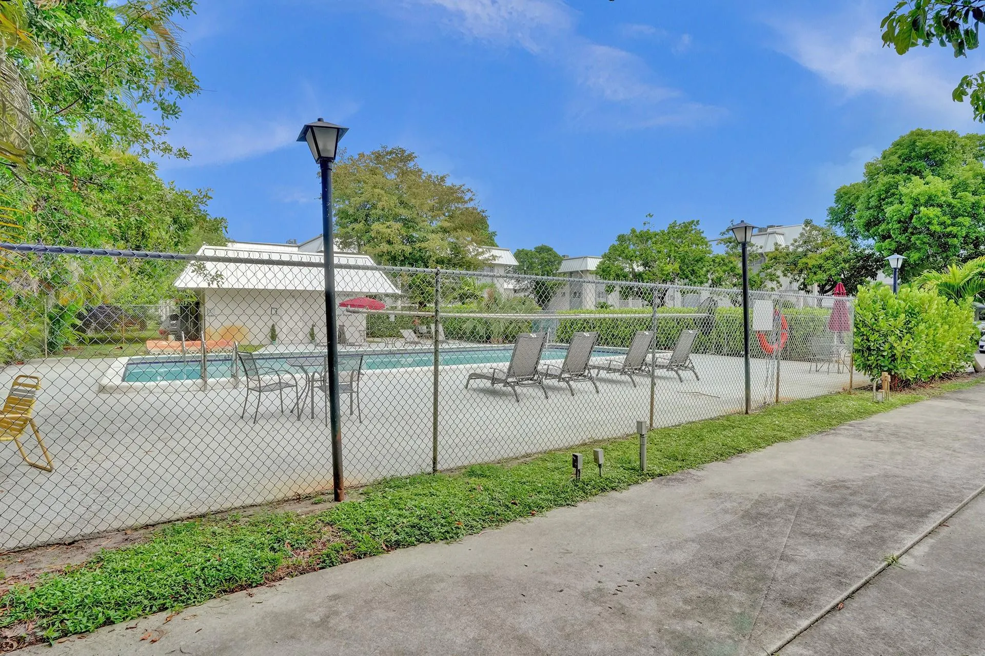 3000 Riverside Dr, #202