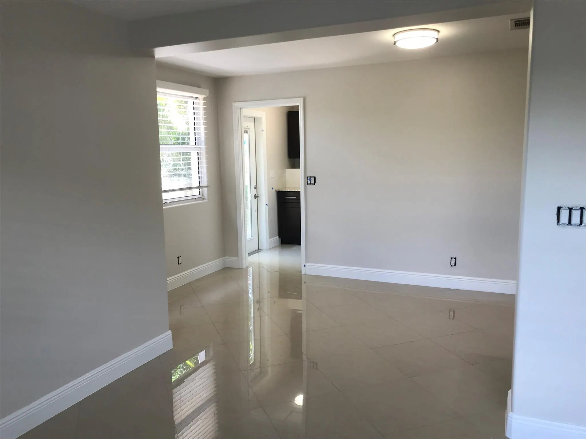 2831 NE 11th Ter