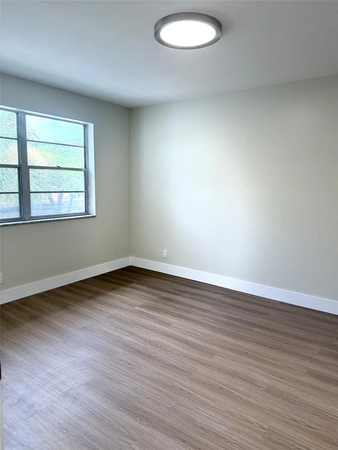 2720 Forest Hills Blvd, #204