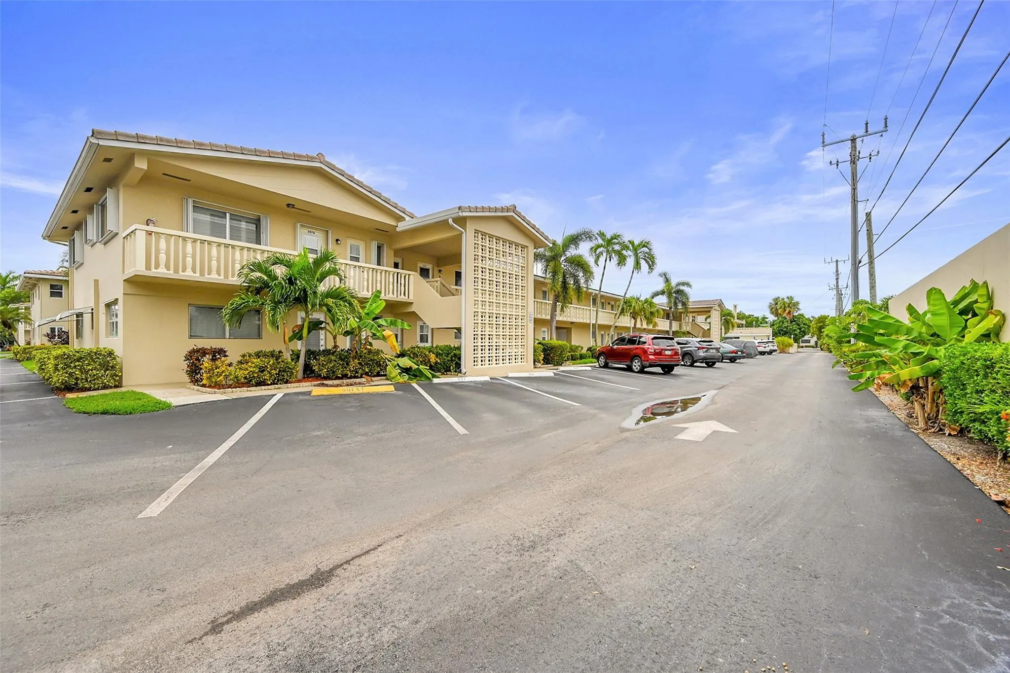 2111 NE 42nd Ct, #201w