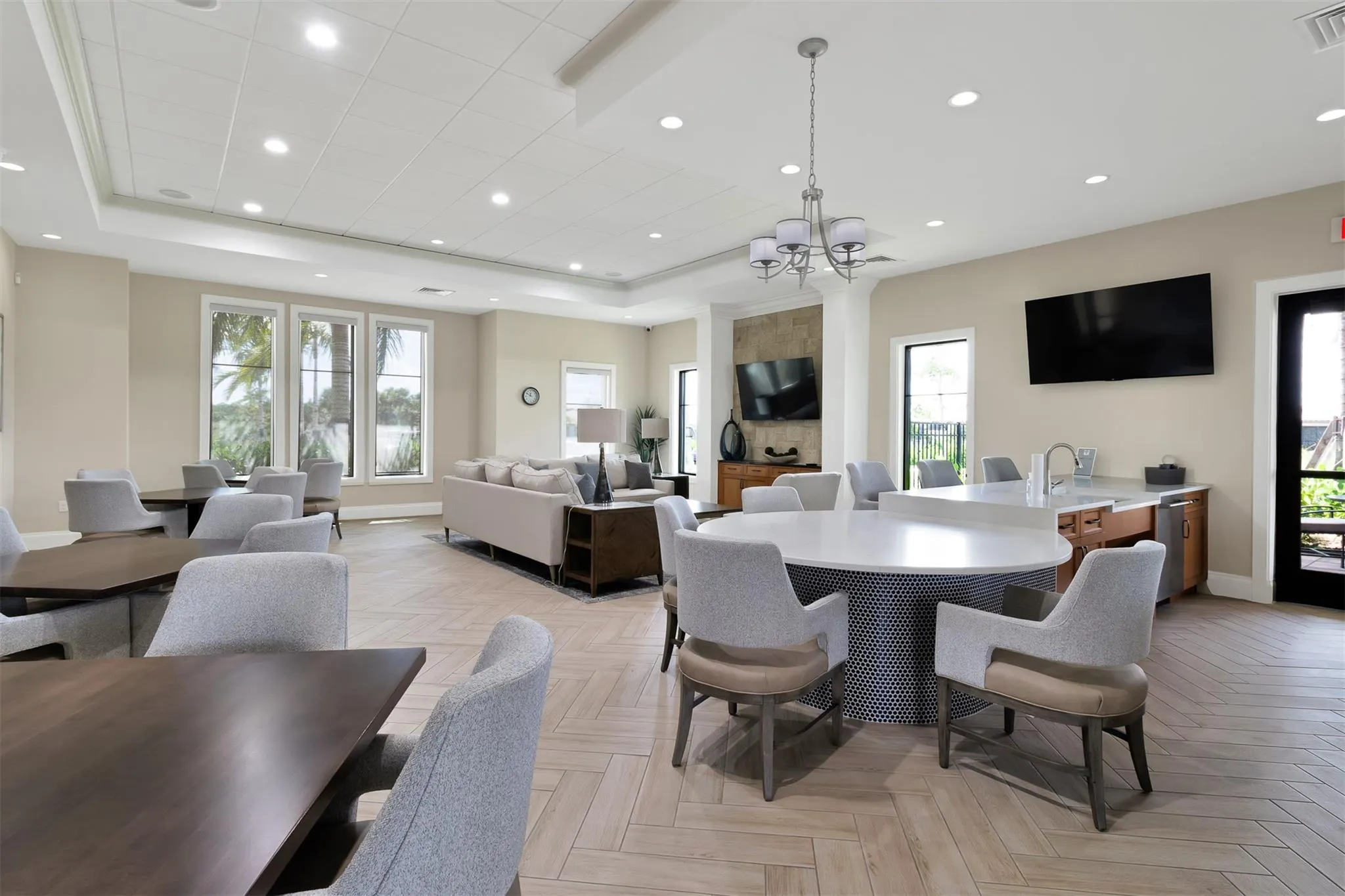 4231 E Basket Oak Cir