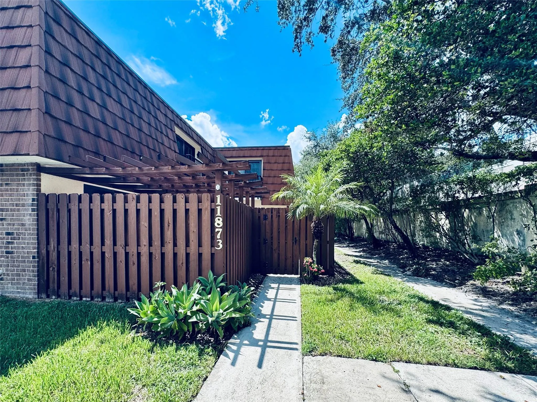 11873 SW 8th Ct