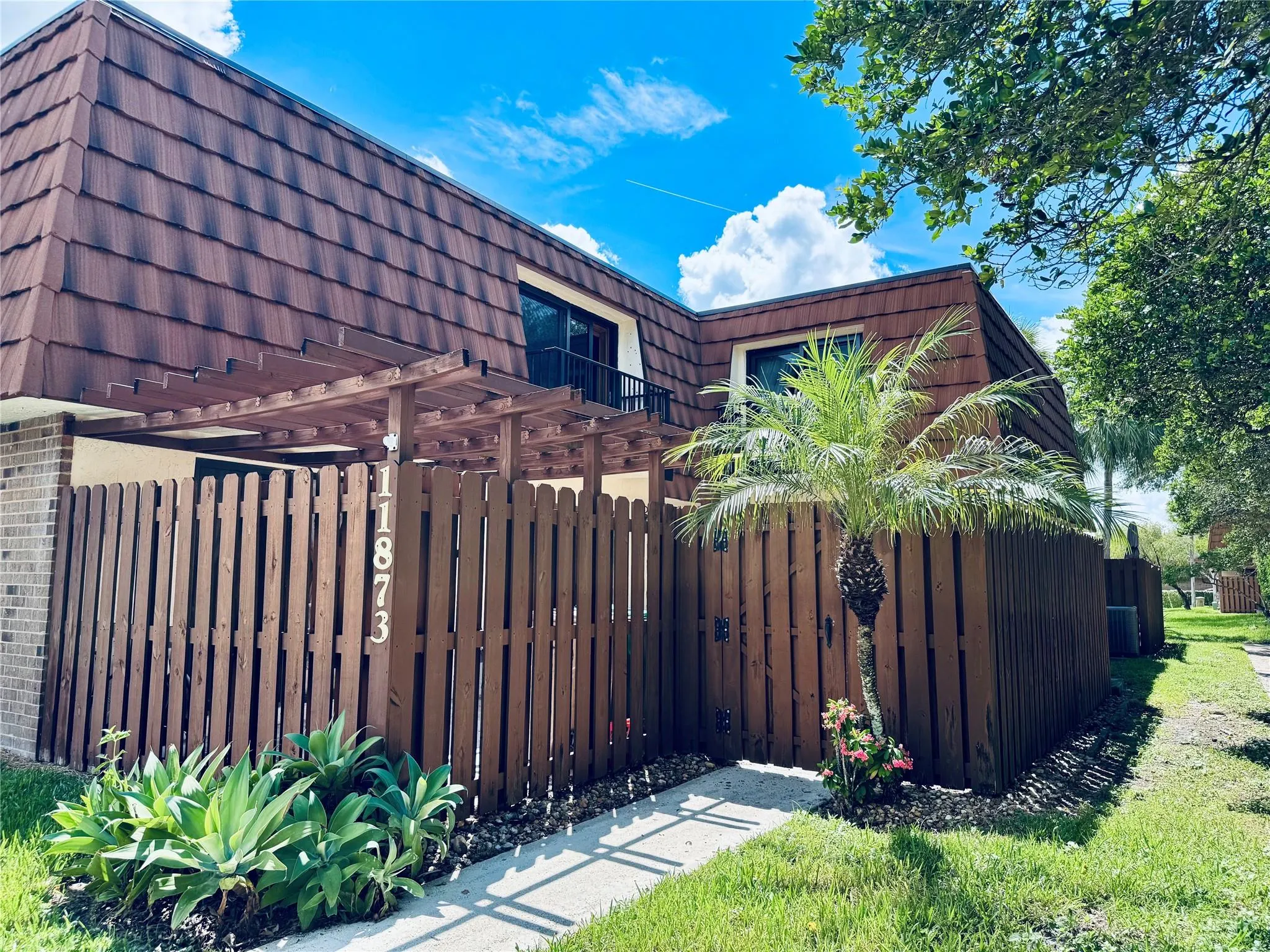 11873 SW 8th Ct
