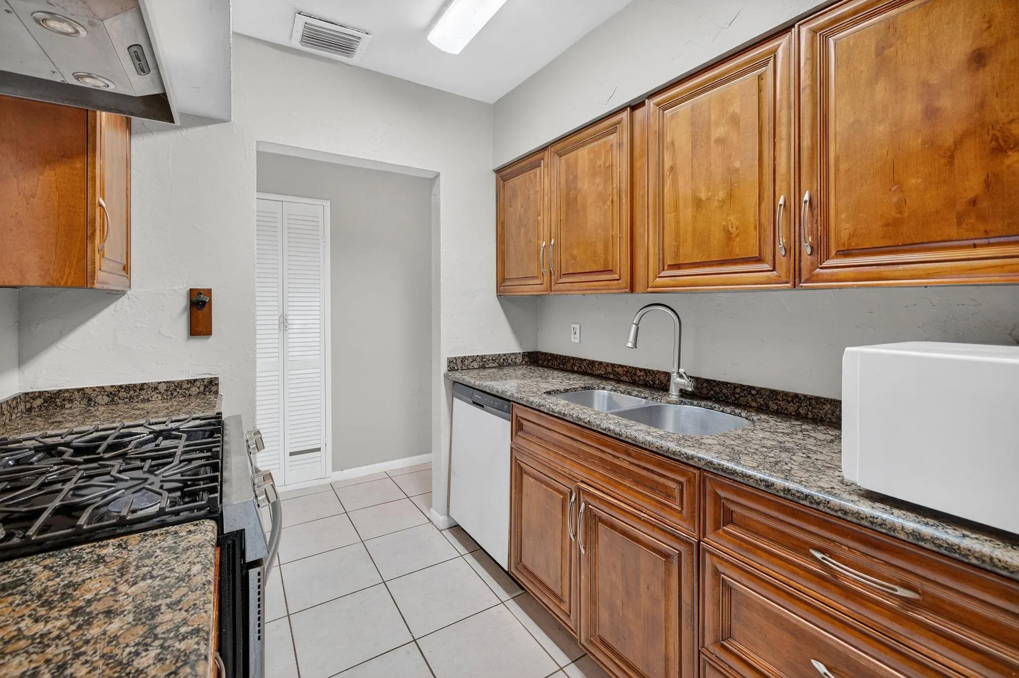 2248 SW 14th Ct