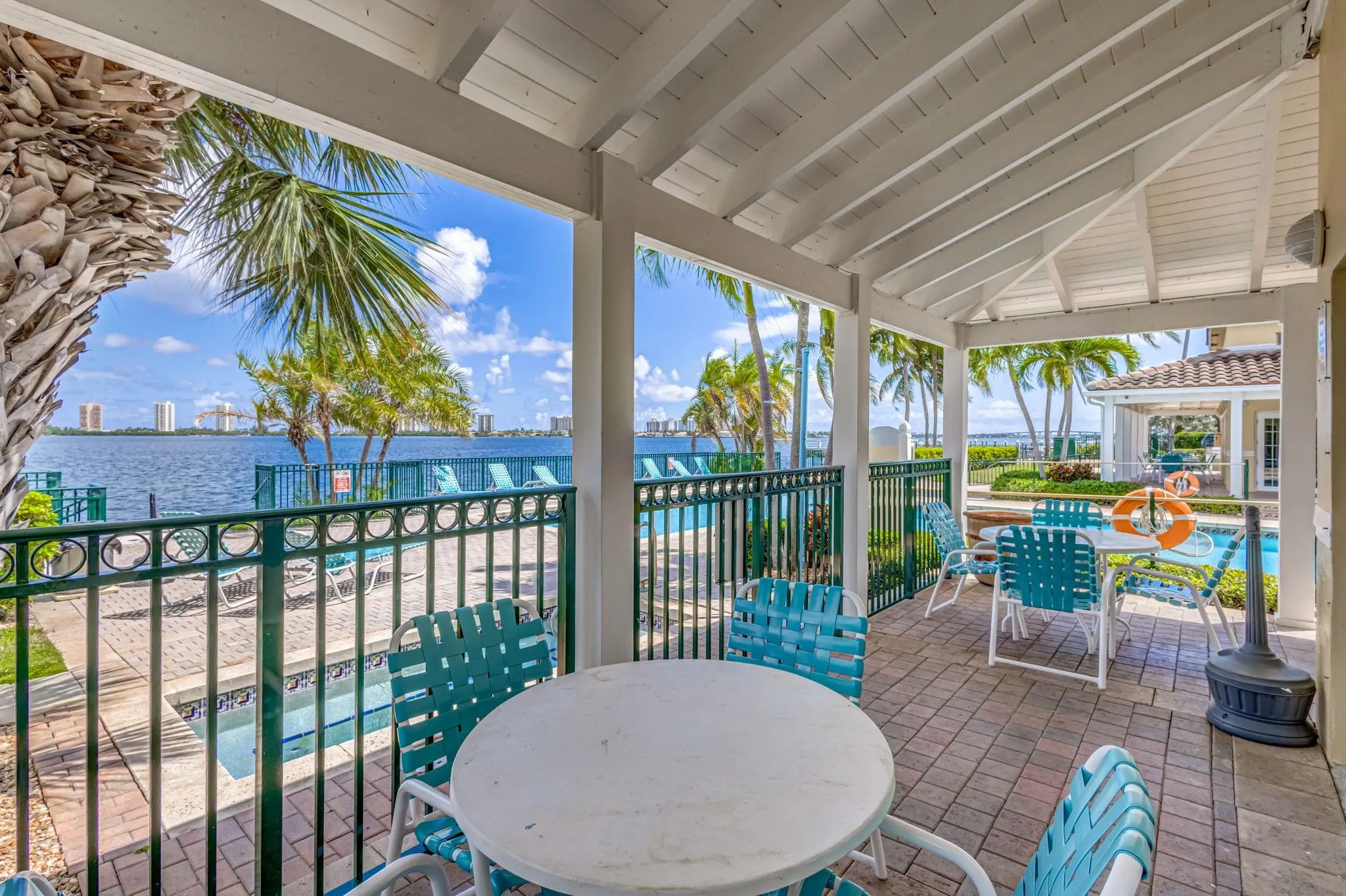 1010 Lake Shore Dr, #201