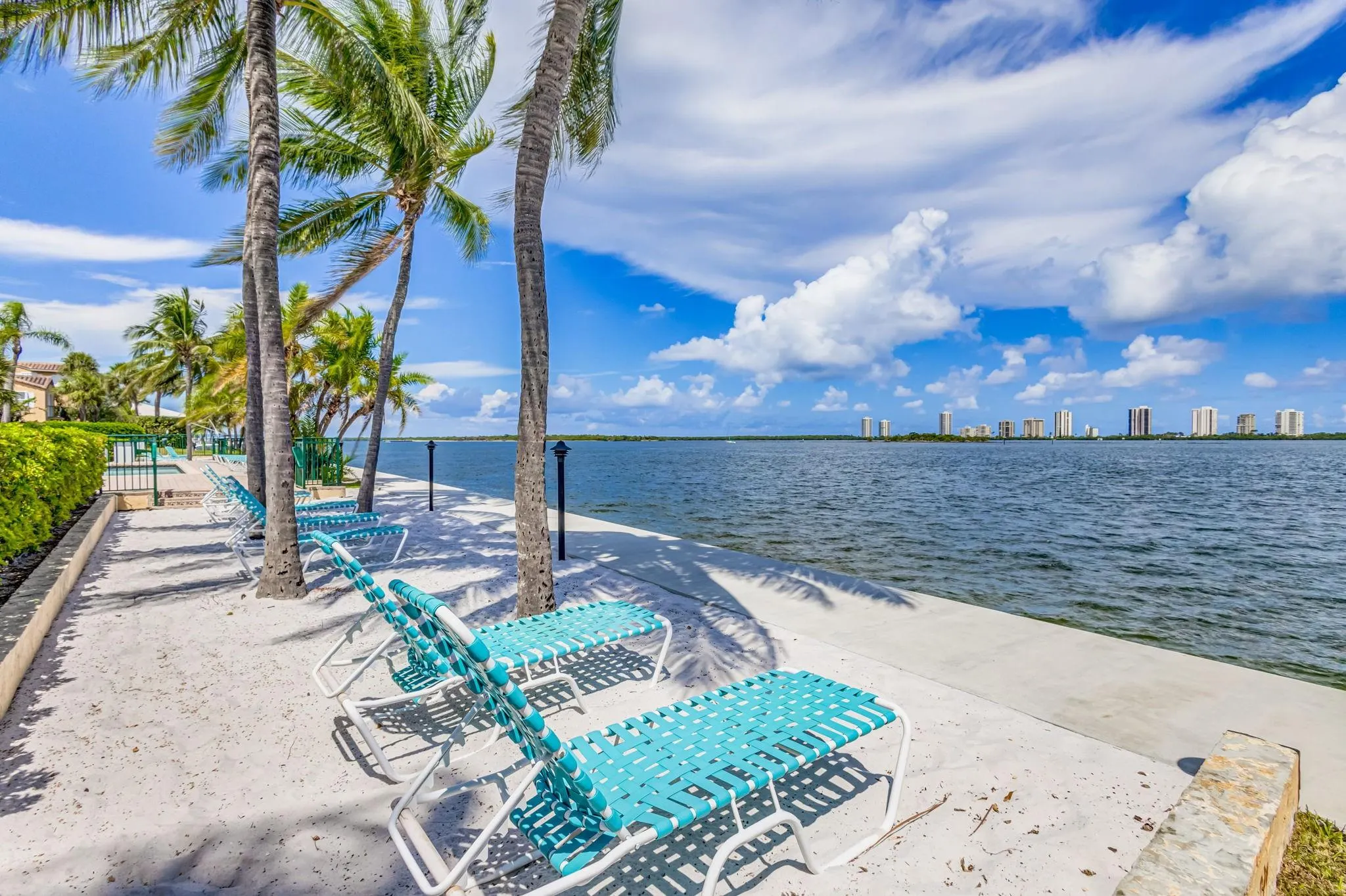 1010 Lake Shore Dr, #201
