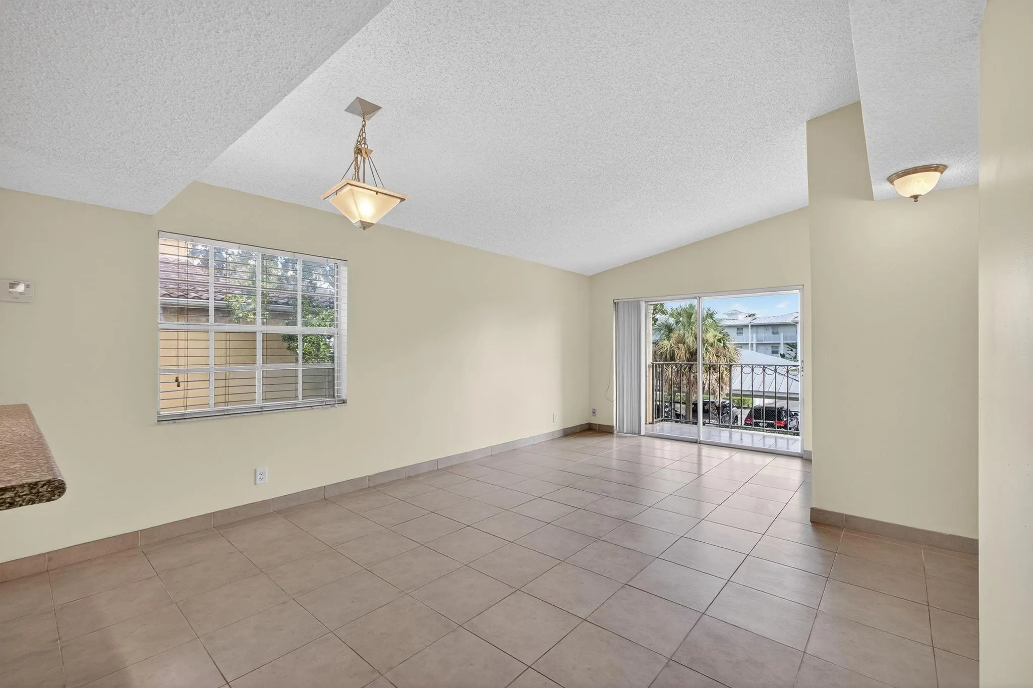 1010 Lake Shore Dr, #201