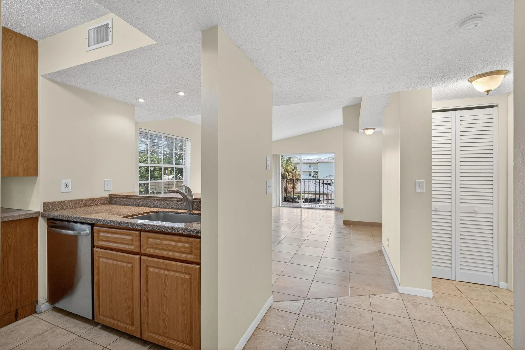 1010 Lake Shore Dr, #201
