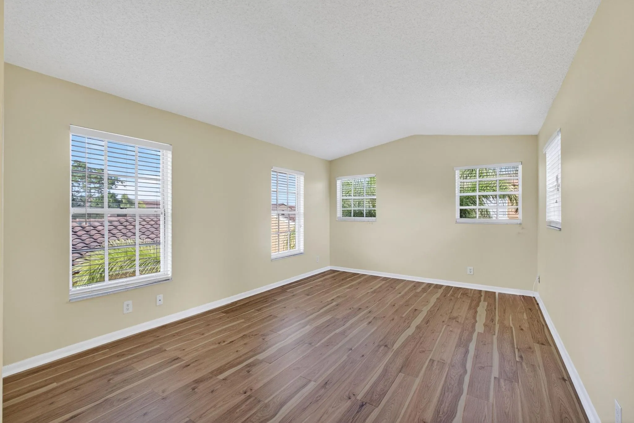 1010 Lake Shore Dr, #201