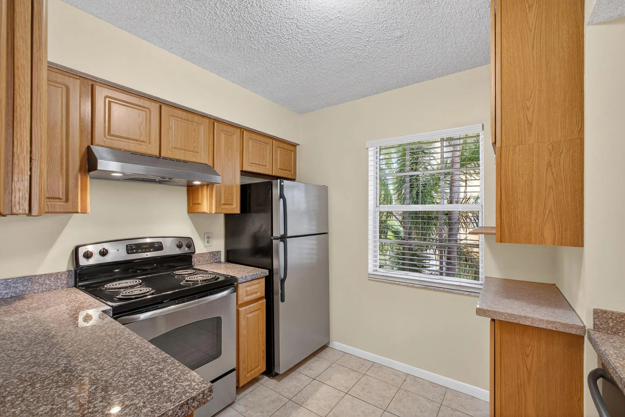 1010 Lake Shore Dr, #201