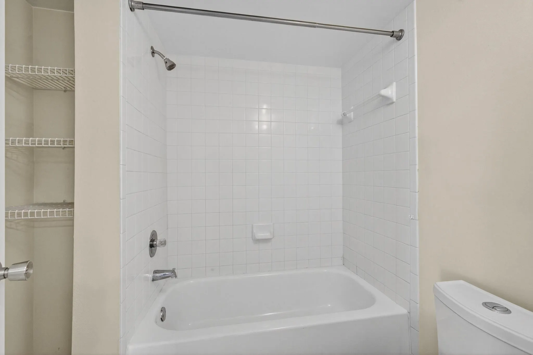 1010 Lake Shore Dr, #201
