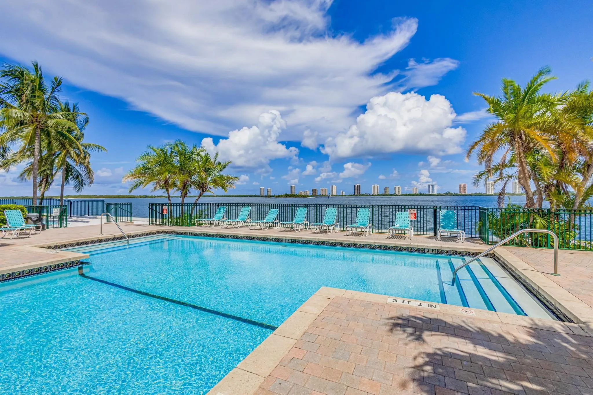1010 Lake Shore Dr, #201