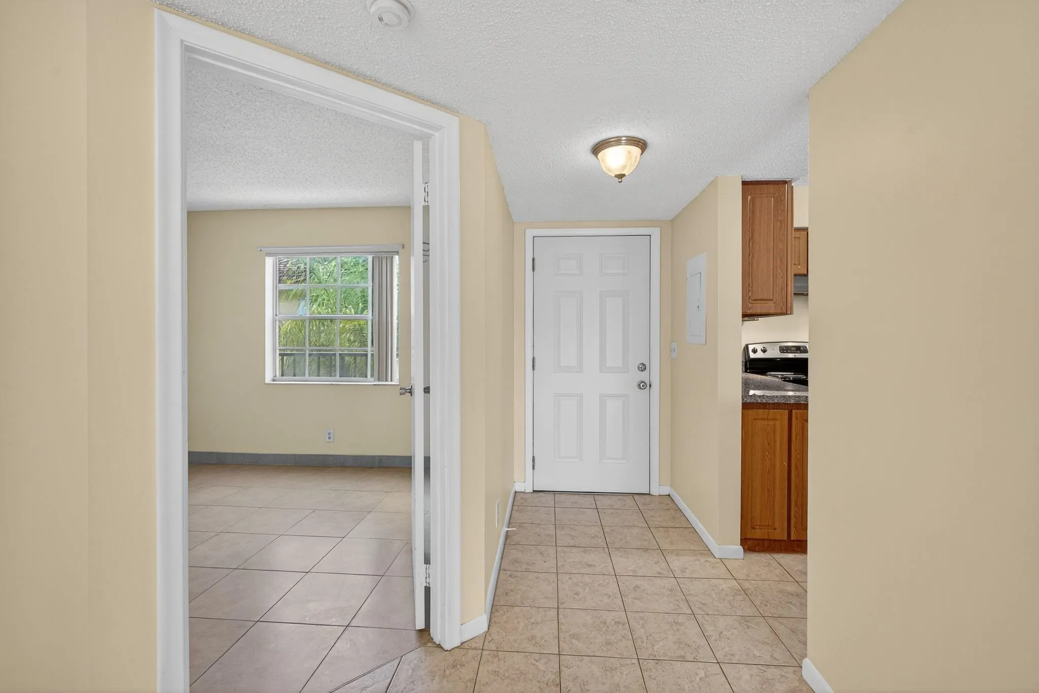 1010 Lake Shore Dr, #201