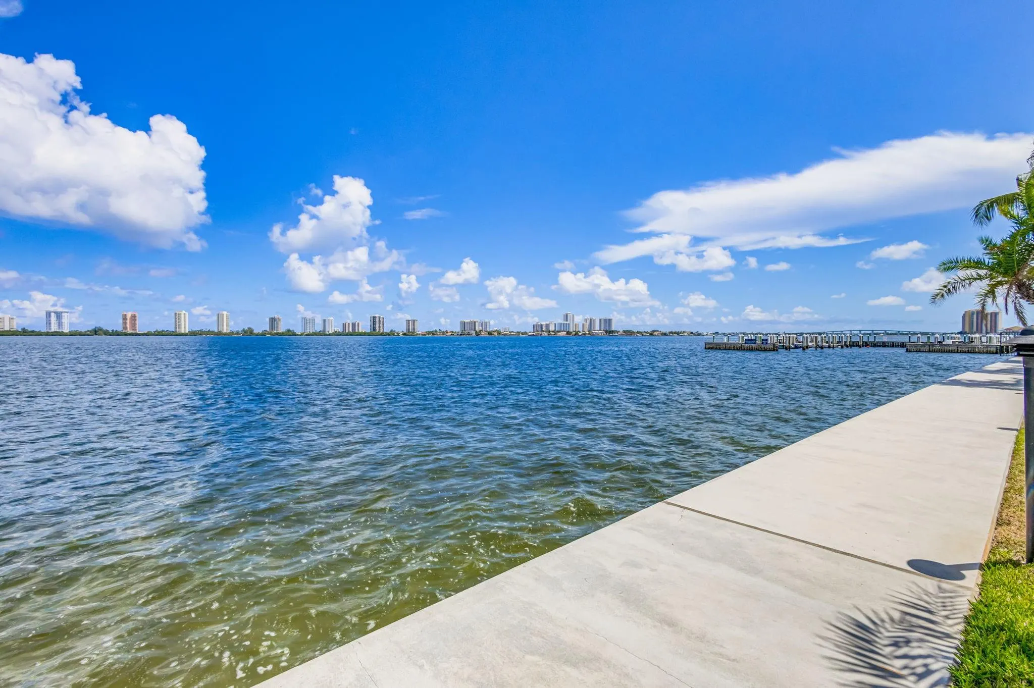 1010 Lake Shore Dr, #201