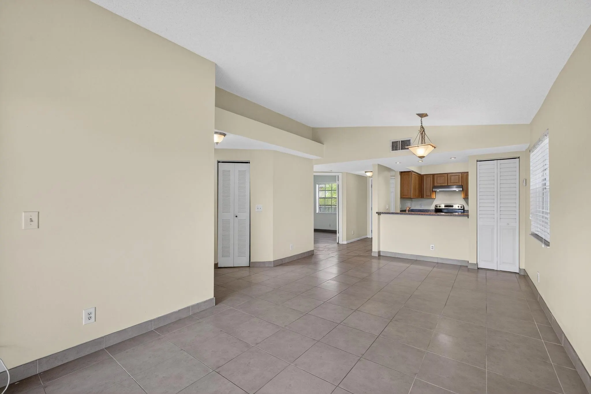 1010 Lake Shore Dr, #201