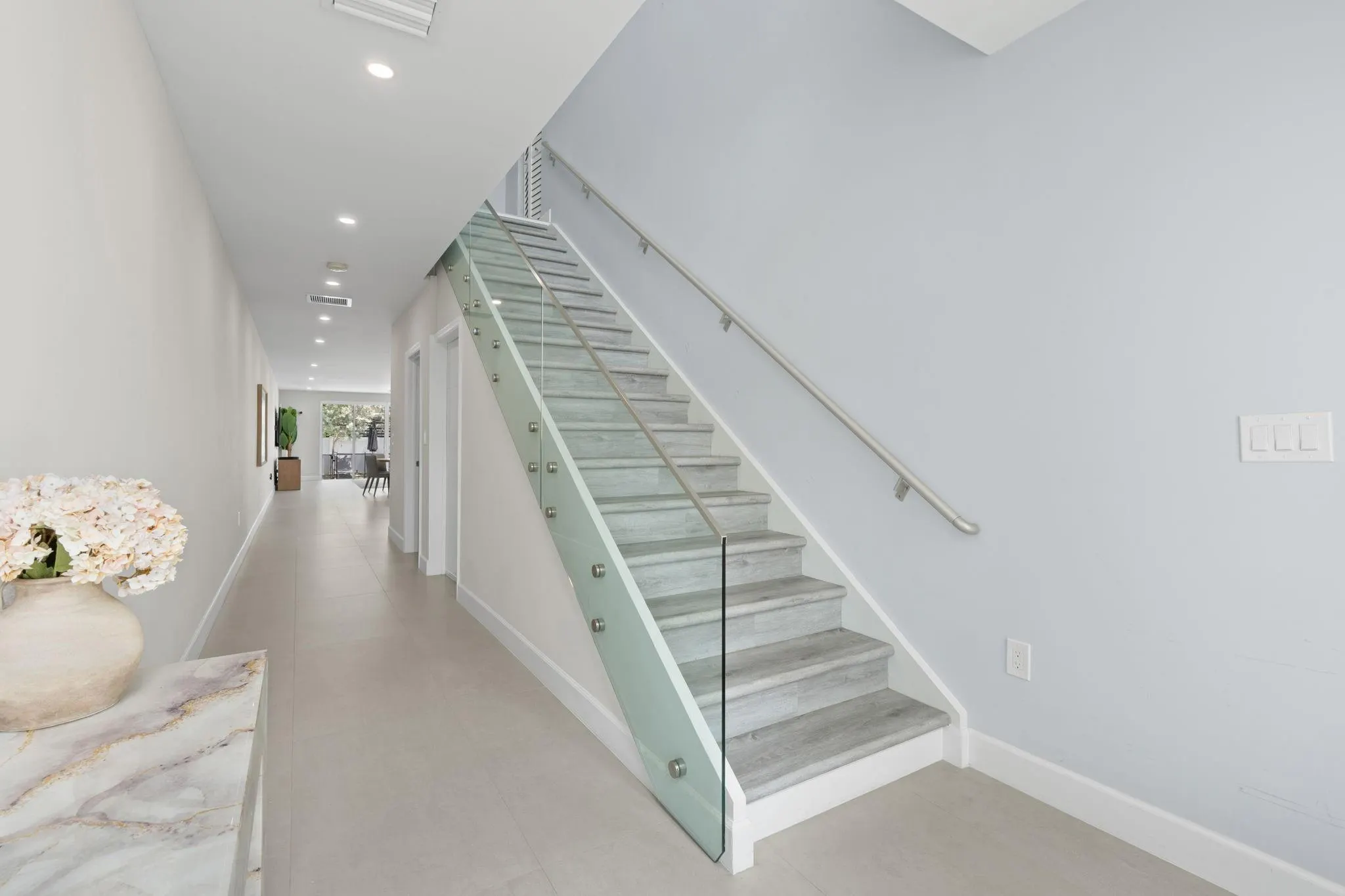 636 NE 8th