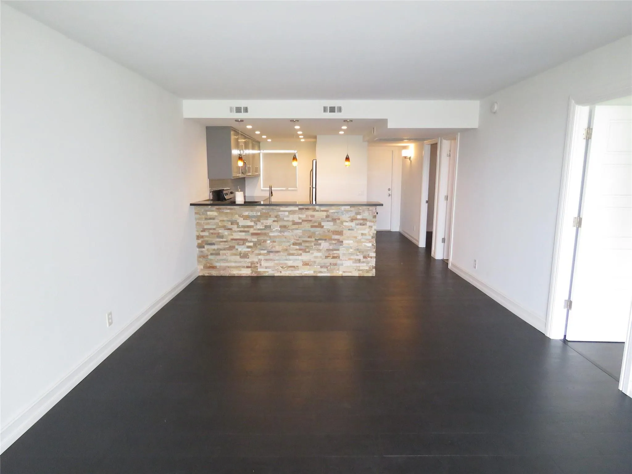 9470 Poinciana Pl, #407