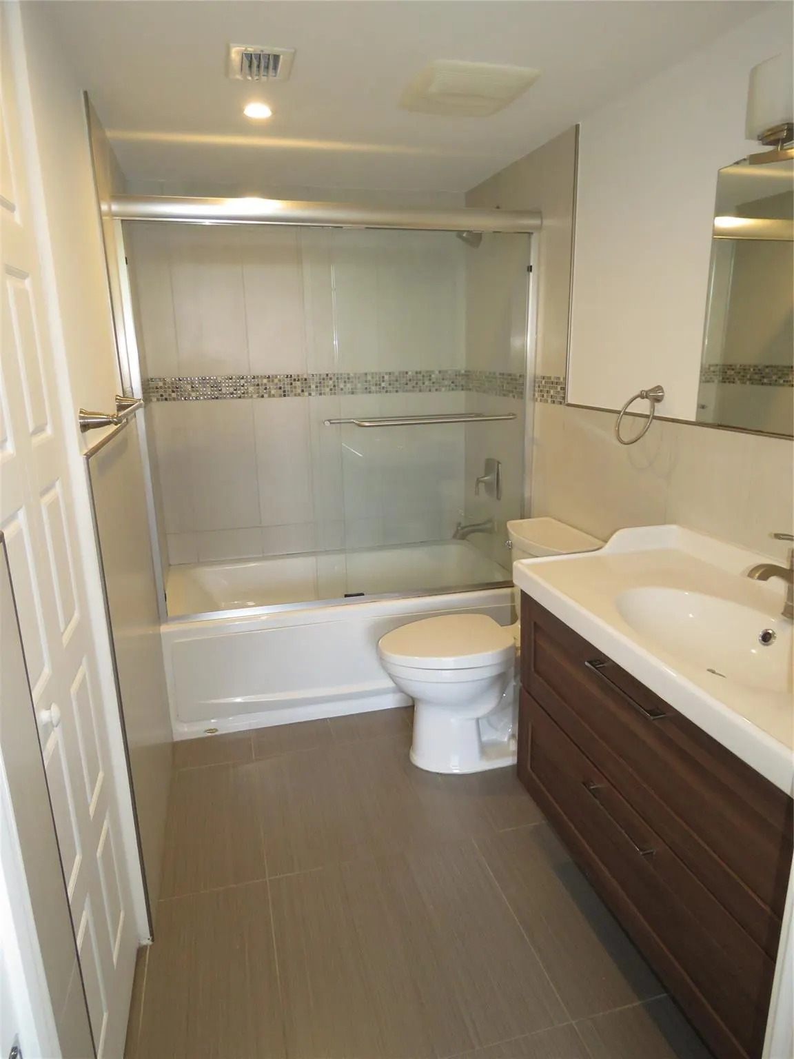 9470 Poinciana Pl, #407