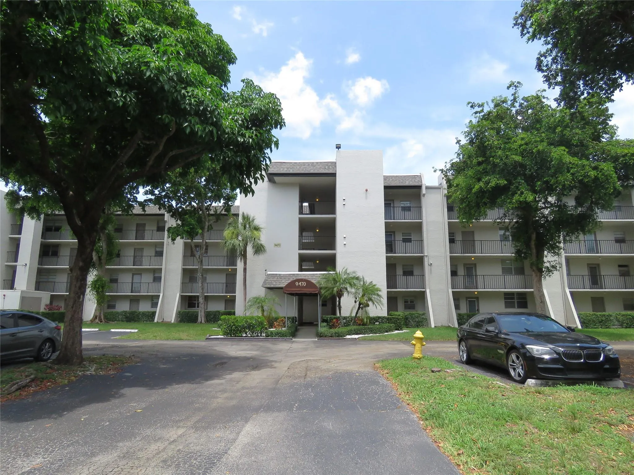 9470 Poinciana Pl, #407