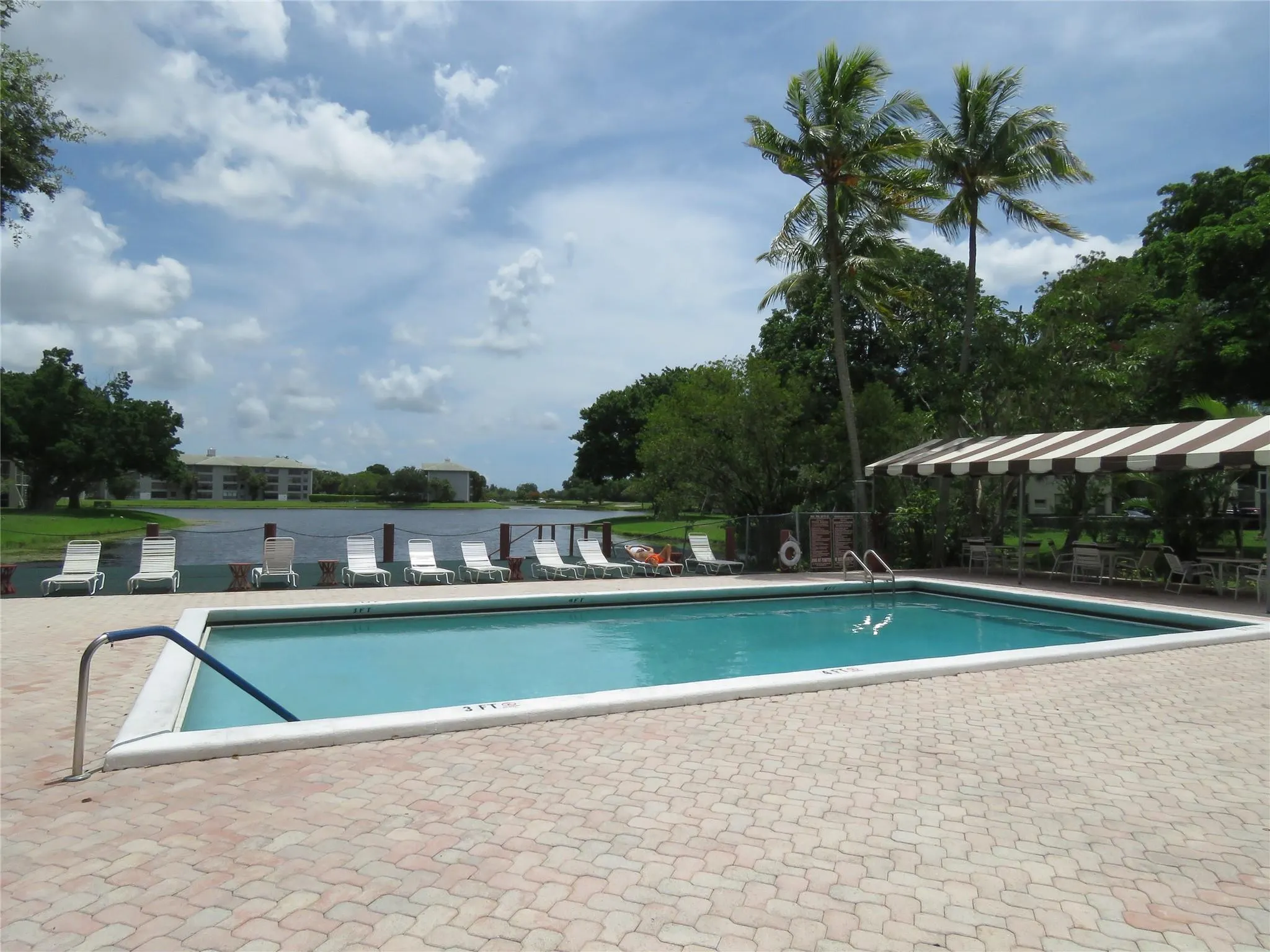 9470 Poinciana Pl, #407