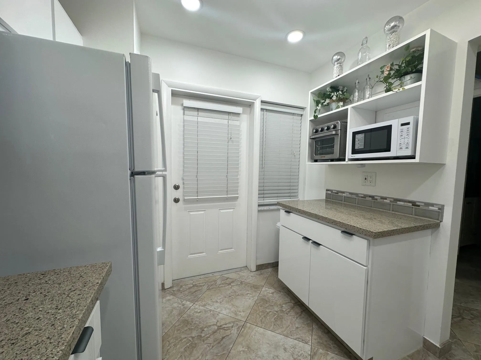 2309 Park Ln, #105