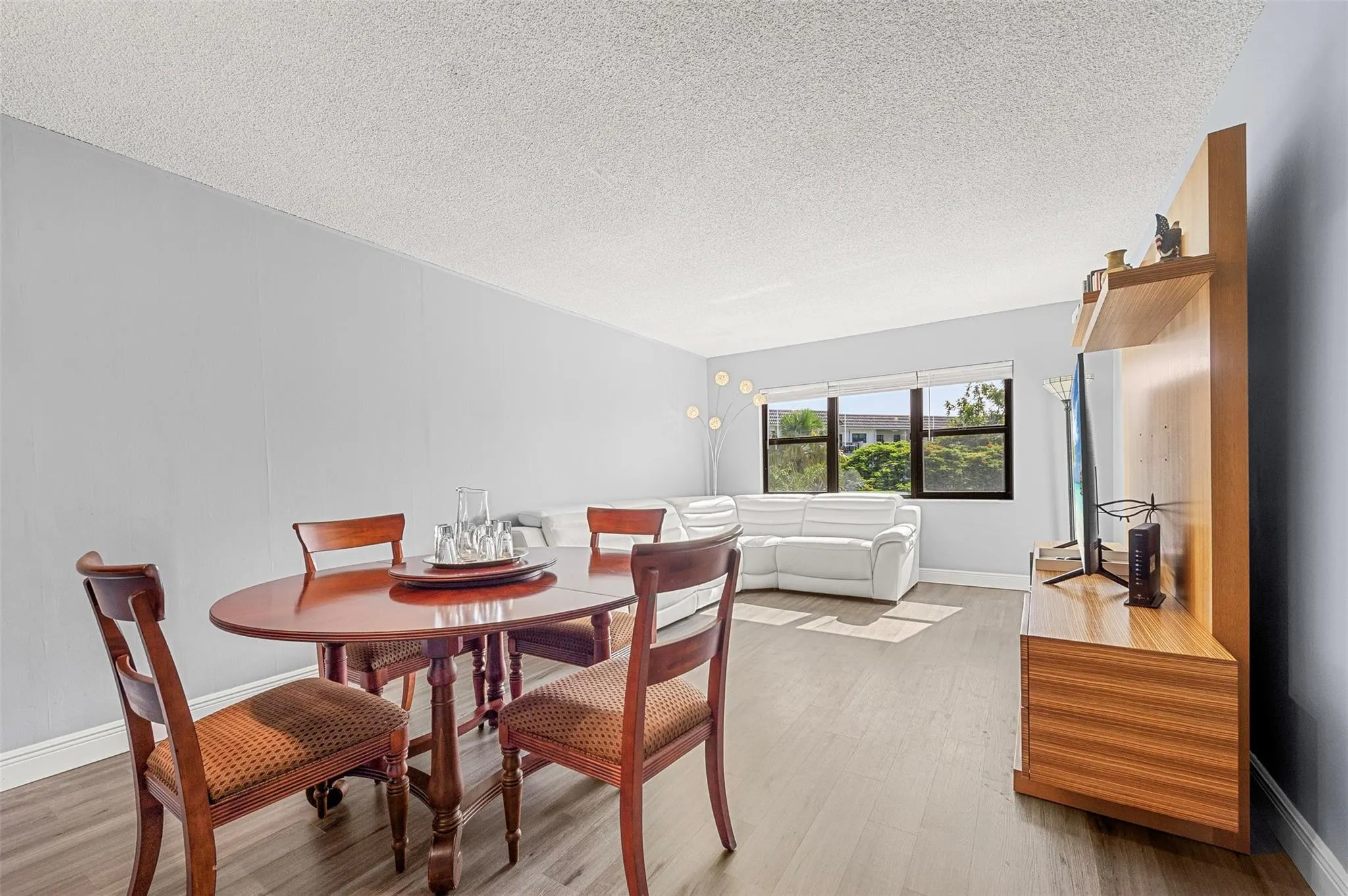 1000 River Reach Dr, #402