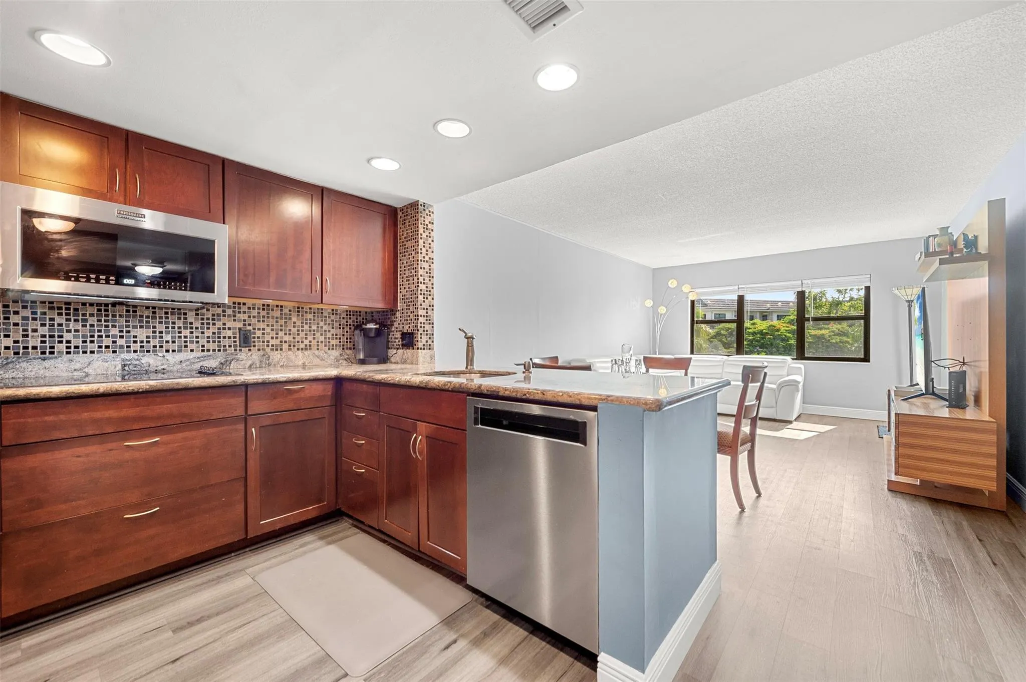 1000 River Reach Dr, #402