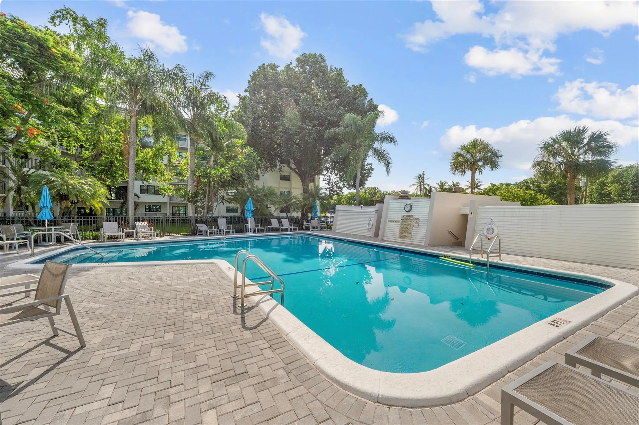 1000 River Reach Dr, #402